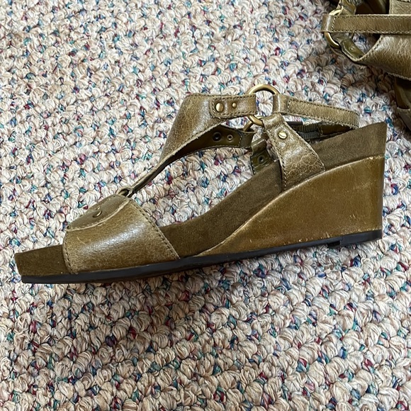 Khaki green wedges - Picture 2 of 5